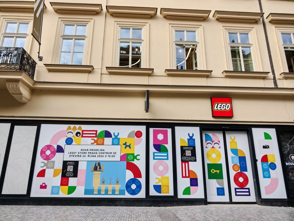 Nový obchod LEGO v centru Prahy propojí ikonické stavby, hraní a zlatý klíč