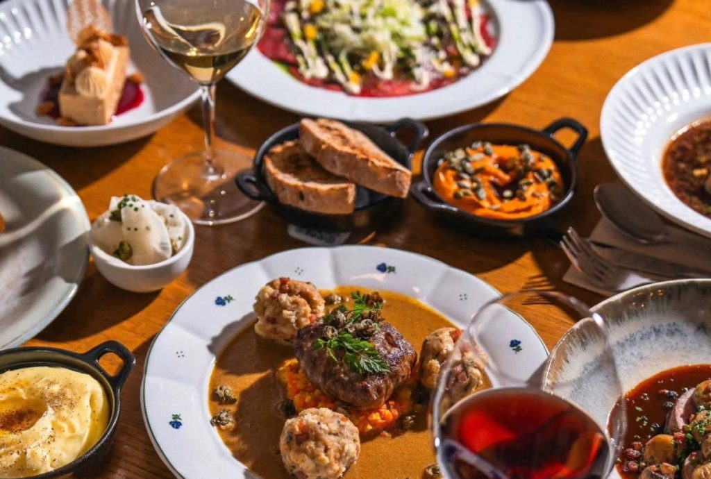 Telecí krepineta z roku 1911 a další podzimní chutě v restauracích TADY CHUTNÁ